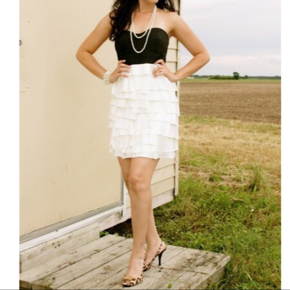Papaya Black & Ivory Strapless Mini Party Dress - Small
